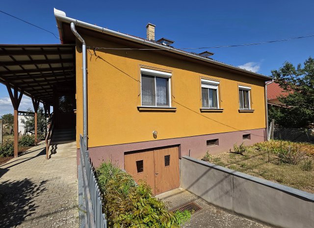 Eladó családi ház, Balsán 41.5 M Ft, 7 szobás