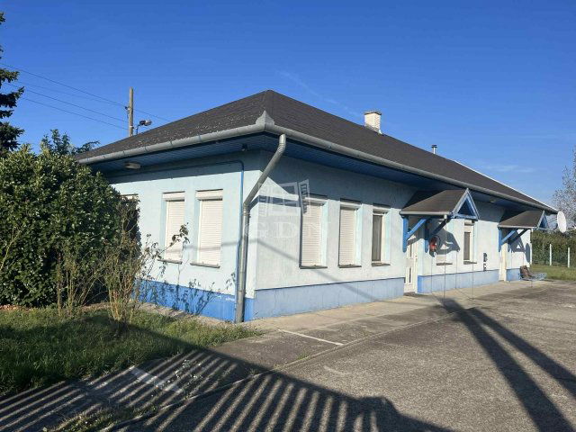Eladó családi ház, Hatvanban 129.99 M Ft, 4 szobás