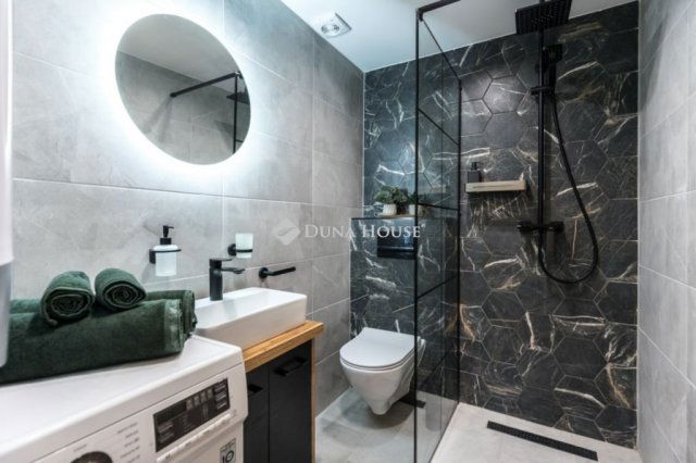 Eladó téglalakás, Budapesten, VIII. kerületben 59.9 M Ft