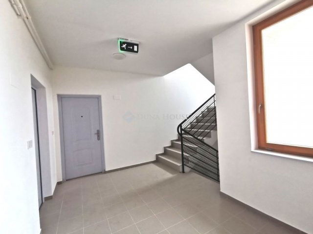 Eladó téglalakás, Budakeszin 96.6 M Ft, 3 szobás