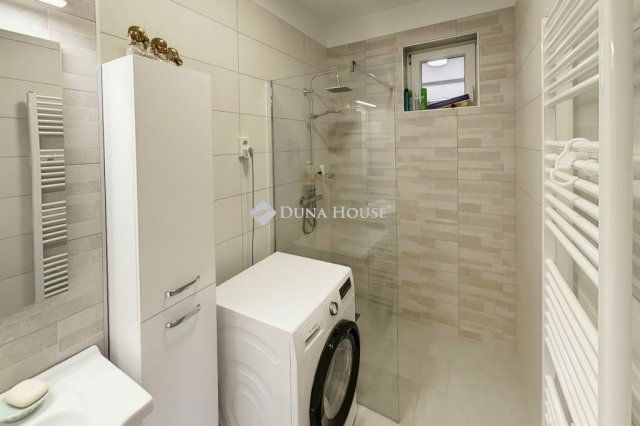 Eladó családi ház, Kecskeméten 93.9 M Ft, 5 szobás