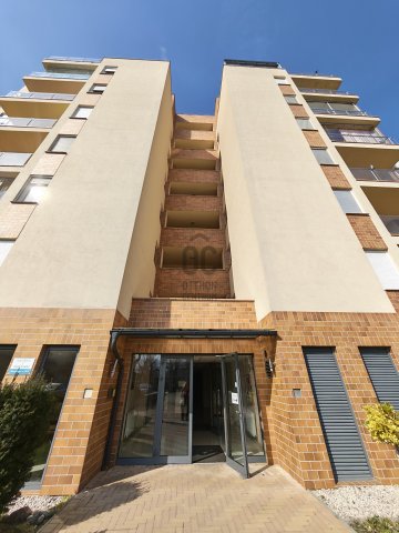 Eladó téglalakás, Siófokon 98 M Ft, 2 szobás