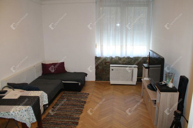 Eladó téglalakás, Szombathelyen 37.9 M Ft, 2 szobás