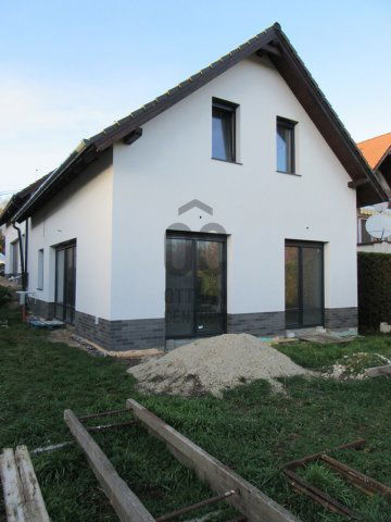 Eladó ikerház, Százhalombattán 110 M Ft, 5 szobás