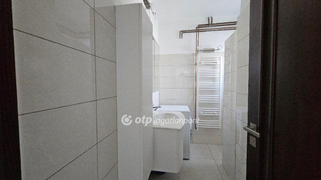 Eladó családi ház, Balatonföldváron 188 M Ft, 6+1 szobás