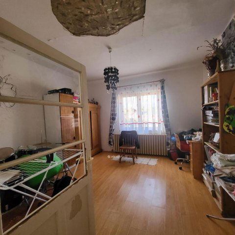 Eladó családi ház, Mikepércsen 87 M Ft, 6+1 szobás