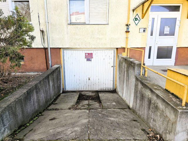 Eladó garázs, Kiskunhalason 9.9 M Ft / költözzbe.hu