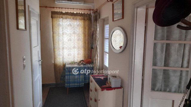 Eladó családi ház, Szegeden 78 M Ft, 3 szobás