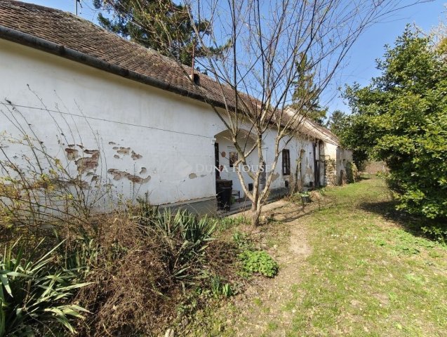 Eladó családi ház, Szombathelyen 35 M Ft, 2 szobás