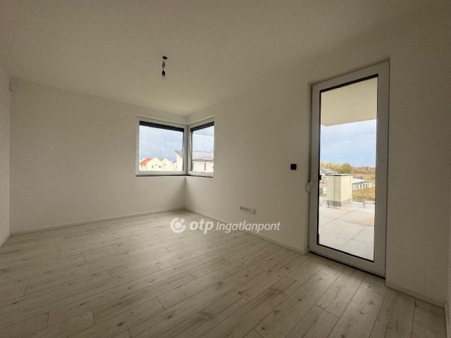 Eladó sorház, Velencén 205 M Ft, 5 szobás / költözzbe.hu
