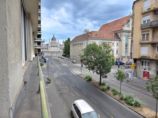 Kiadó téglalakás, albérlet, I. kerületben, Csalogány utcában