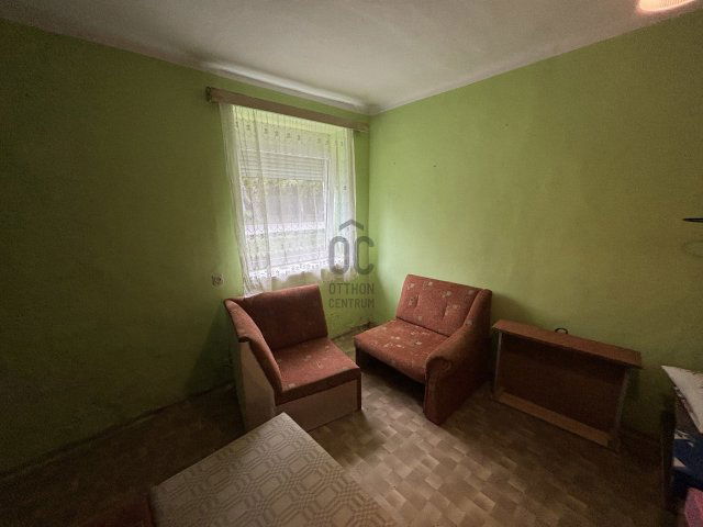Eladó családi ház, Várpalotán, Viola utcában 43 M Ft, 3 szobás