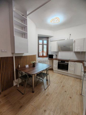 Kiadó téglalakás, albérlet, Pécsett 260 E Ft / hó, 2 szobás