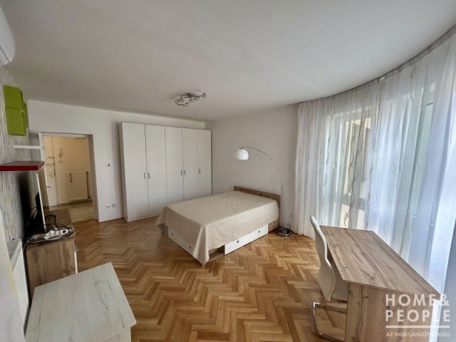 Eladó téglalakás, Szegeden 59.99 M Ft, 1 szobás