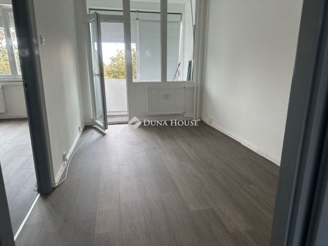 Eladó panellakás, Budapesten, XV. kerületben 82 M Ft, 3+1 szobás