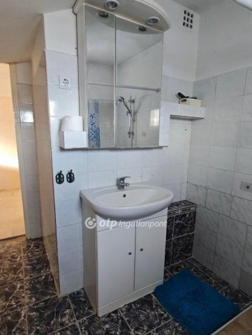 Eladó családi ház, Budapesten, III. kerületben 159 M Ft