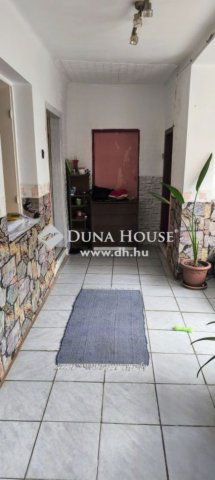 Eladó családi ház, Pécsett 46.9 M Ft, 3 szobás