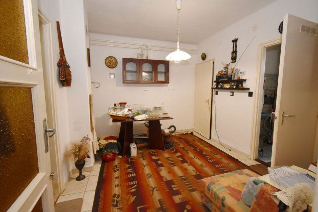 Eladó családi ház, Debrecenben 34 M Ft, 2 szobás