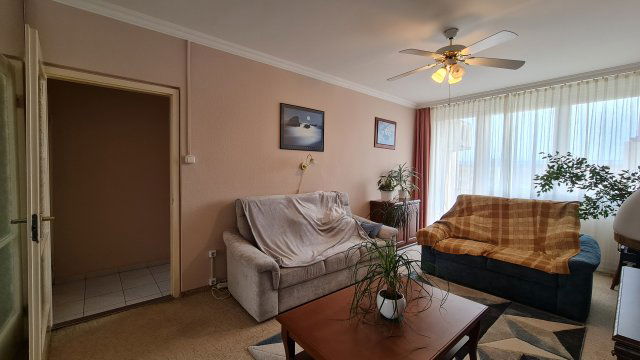 Eladó panellakás, Dunaújvárosban, Római körúton 34.9 M Ft