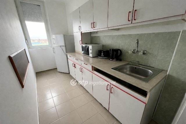 Eladó téglalakás, Mosonmagyaróváron 31.9 M Ft, 1+1 szobás