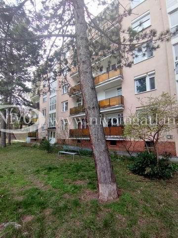 Eladó téglalakás, Veszprémben 44.9 M Ft, 1 szobás