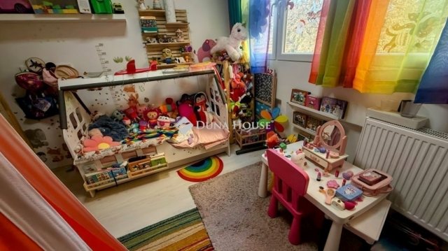 Eladó téglalakás, Szombathelyen 48 M Ft, 3 szobás