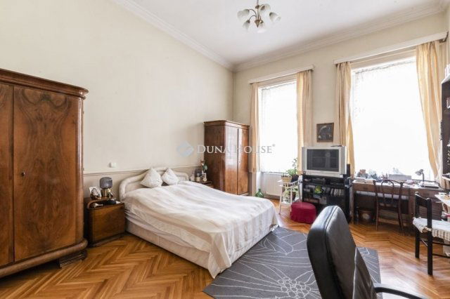 Eladó téglalakás, Budapesten, VI. kerületben 99.8 M Ft, 3 szobás