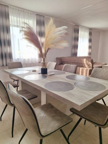 Eladó családi ház, Győrött 183.5 M Ft, 4 szobás