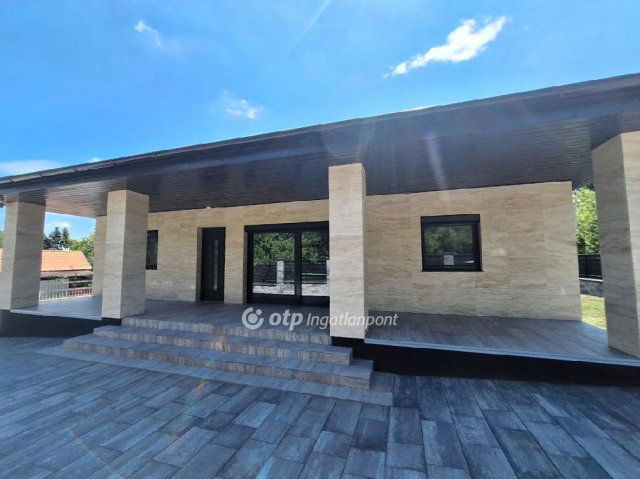 Eladó nyaraló, Balatonakarattyán 229 M Ft, 3 szobás