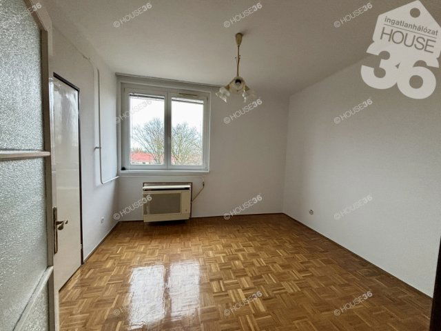 Eladó téglalakás, Kiskunfélegyházán 36.9 M Ft, 2 szobás