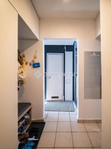 Eladó panellakás, Pécsett 39.9 M Ft, 2 szobás