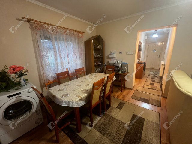 Eladó családi ház, Debrecenben 43 M Ft, 2 szobás