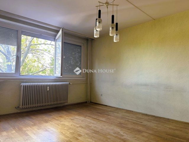 Eladó panellakás, Budapesten, XIV. kerületben 42.9 M Ft, 1 szobás