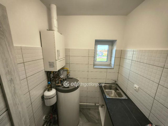 Eladó téglalakás, Siófokon 149 M Ft, 4 szobás