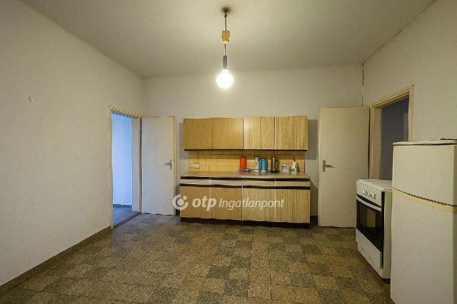Eladó családi ház, Monoron 65 M Ft, 3 szobás