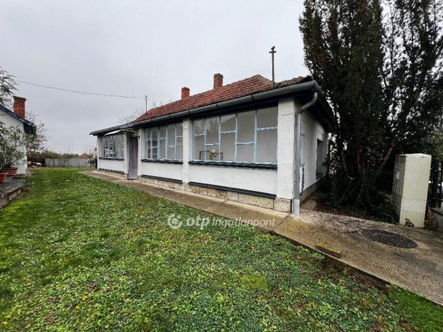 Eladó családi ház, Tarcalon 33.9 M Ft, 2 szobás