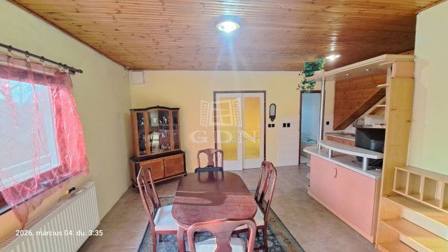 Kiadó téglalakás, albérlet, Budapesten, XV. kerületben