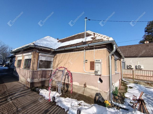 Eladó családi ház, Segesden 29.9 M Ft, 3 szobás