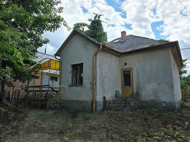 Eladó családi ház, Budapesten, XVII. kerületben 64.5 M Ft