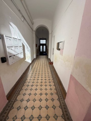 Eladó téglalakás, Pécsett 69.9 M Ft, 1+2 szobás