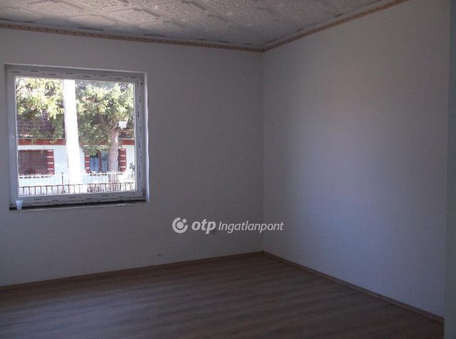 Eladó családi ház, Halmajugrán 24.9 M Ft, 2 szobás