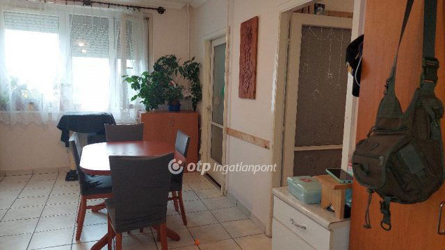 Eladó panellakás, Debrecenben 60.9 M Ft, 2+1 szobás