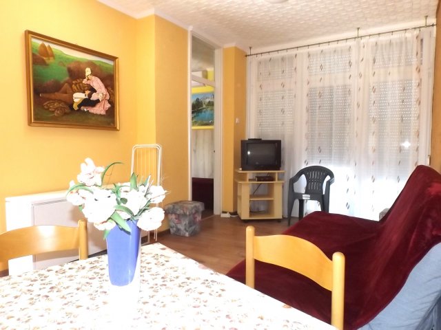 Eladó nyaraló, Zalakaroson 32 M Ft, 1+1 szobás