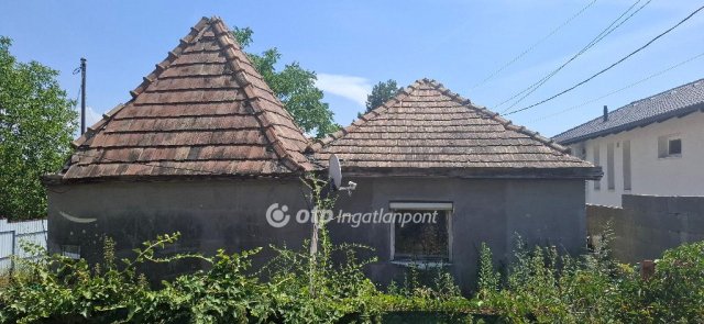 Eladó családi ház, Érden 42 M Ft, 2 szobás
