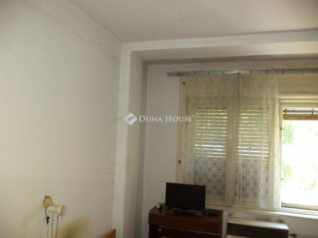 Eladó téglalakás, Székesfehérvárott 38 M Ft, 1 szobás