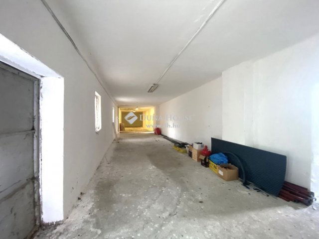 Kiadó ipari ingatlan, Tatabányán 600 E Ft / hó