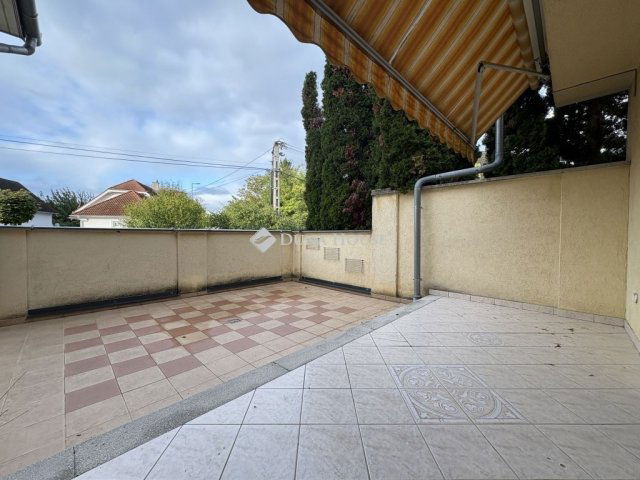 Kiadó téglalakás, albérlet, Győrött 270 E Ft / hó, 4 szobás