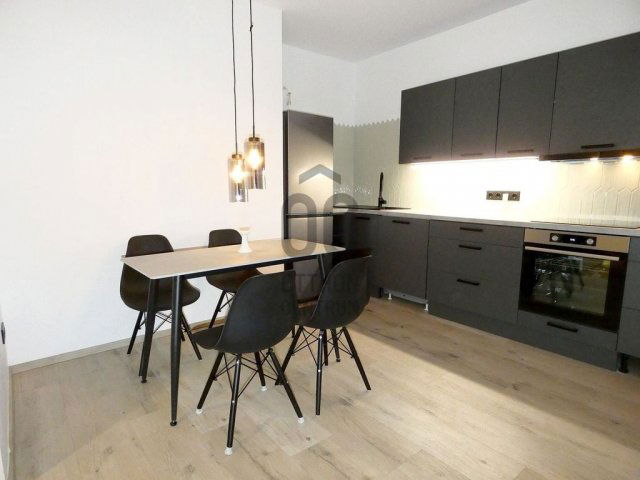 Kiadó téglalakás, albérlet, Tatán 200 E Ft / hó, 3 szobás