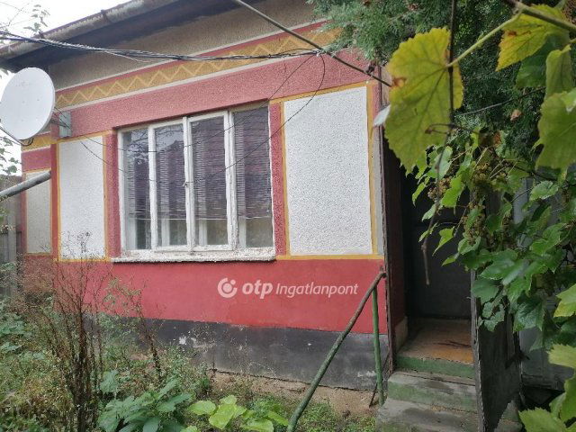Eladó családi ház, Törökszentmiklóson 5.9 M Ft, 2 szobás