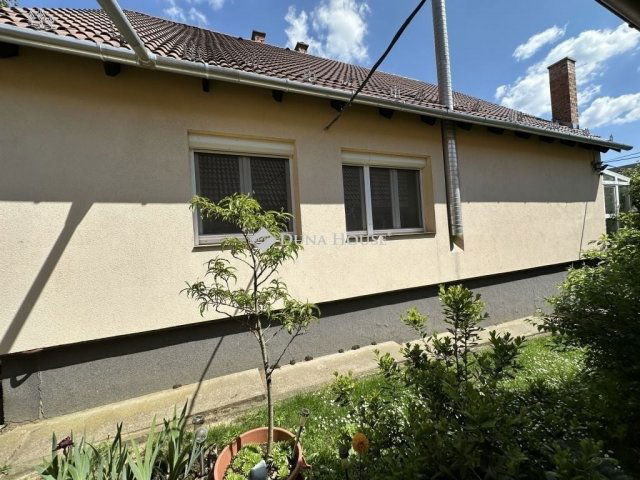 Eladó családi ház, Nagykovácsiban 198 M Ft, 7 szobás